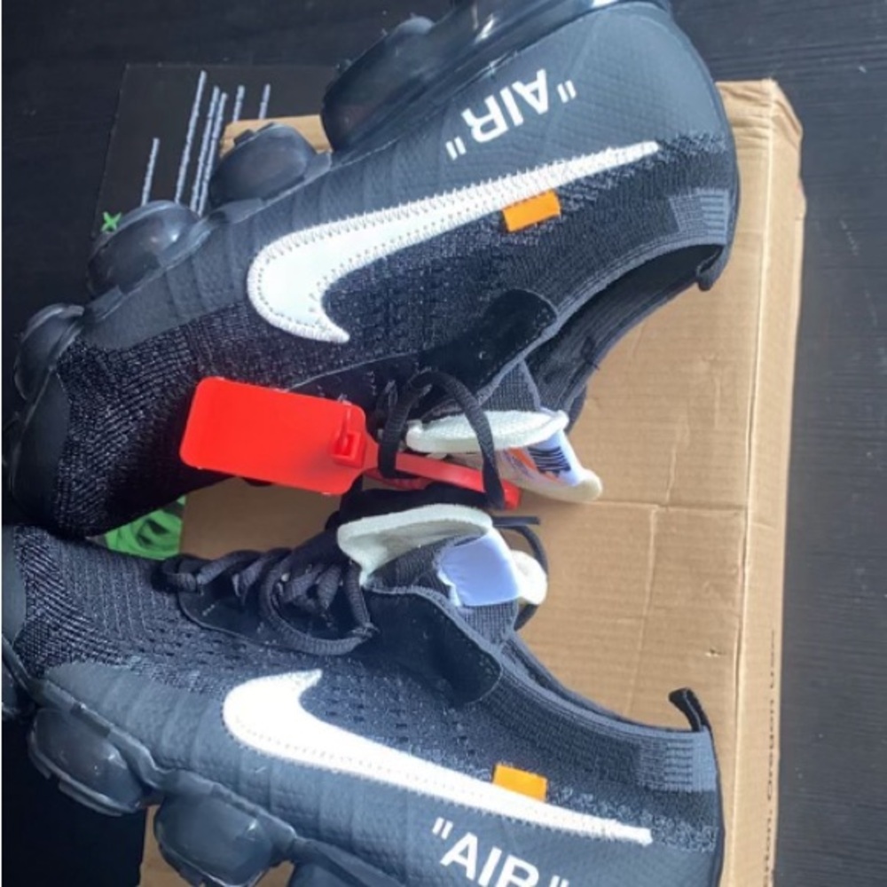 Nike Black Vapormax off white Sneakers